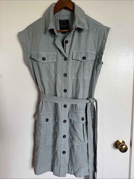 Sanctuary Dresses & Skirts - Sanctuary Light Gray and Black Label Detail Shirt